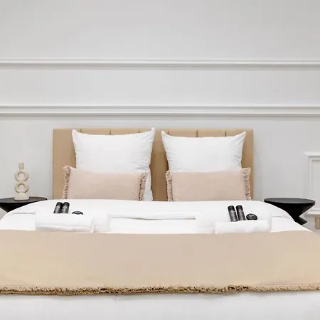 Duplex Prestige Avec Billard Et Baignoire Apartment